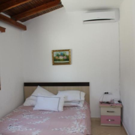 Guesthouse Benardo Sarandë Eksteriør bilde