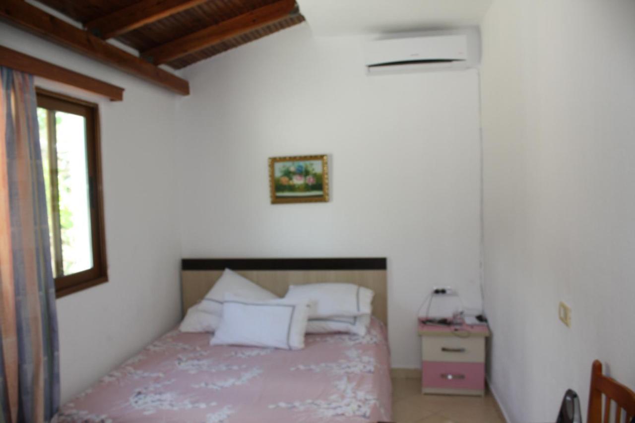 Guesthouse Benardo Sarandë Eksteriør bilde