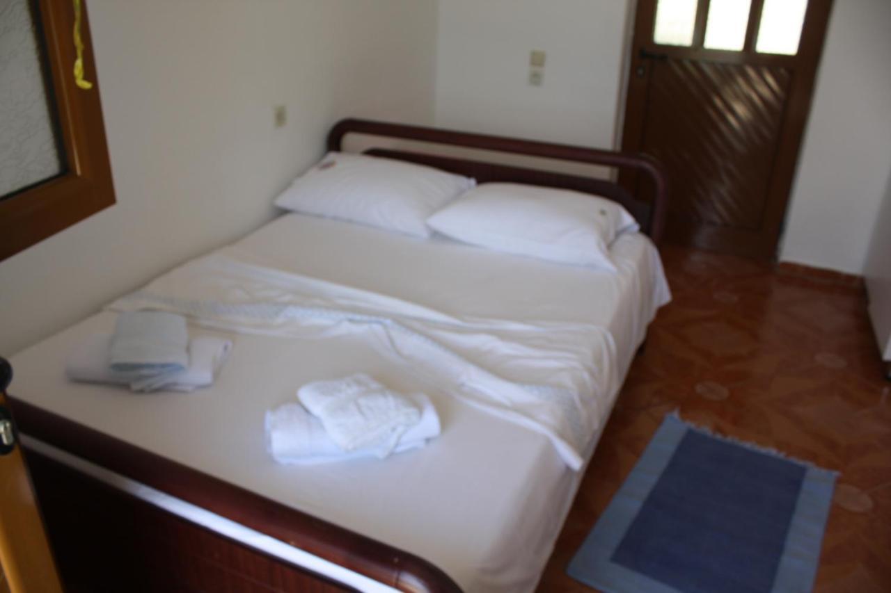 Guesthouse Benardo Sarandë Eksteriør bilde